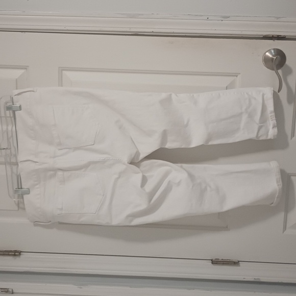 Torrid White Distressed Jeggings - Picture 6 of 9